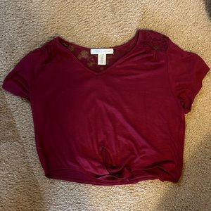 Maroon shirt sleeve loose fitting top with tie